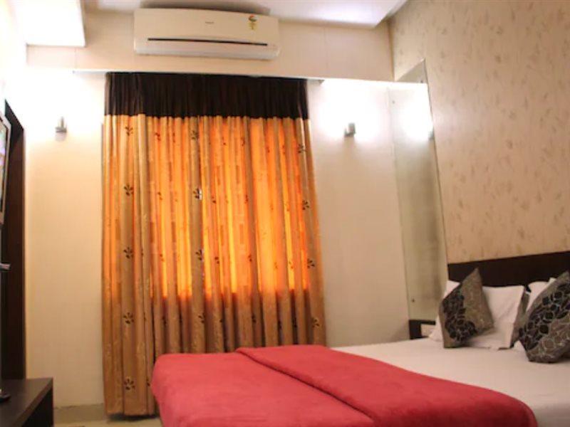 Hotel Aarya Inn Rāipur المظهر الخارجي الصورة