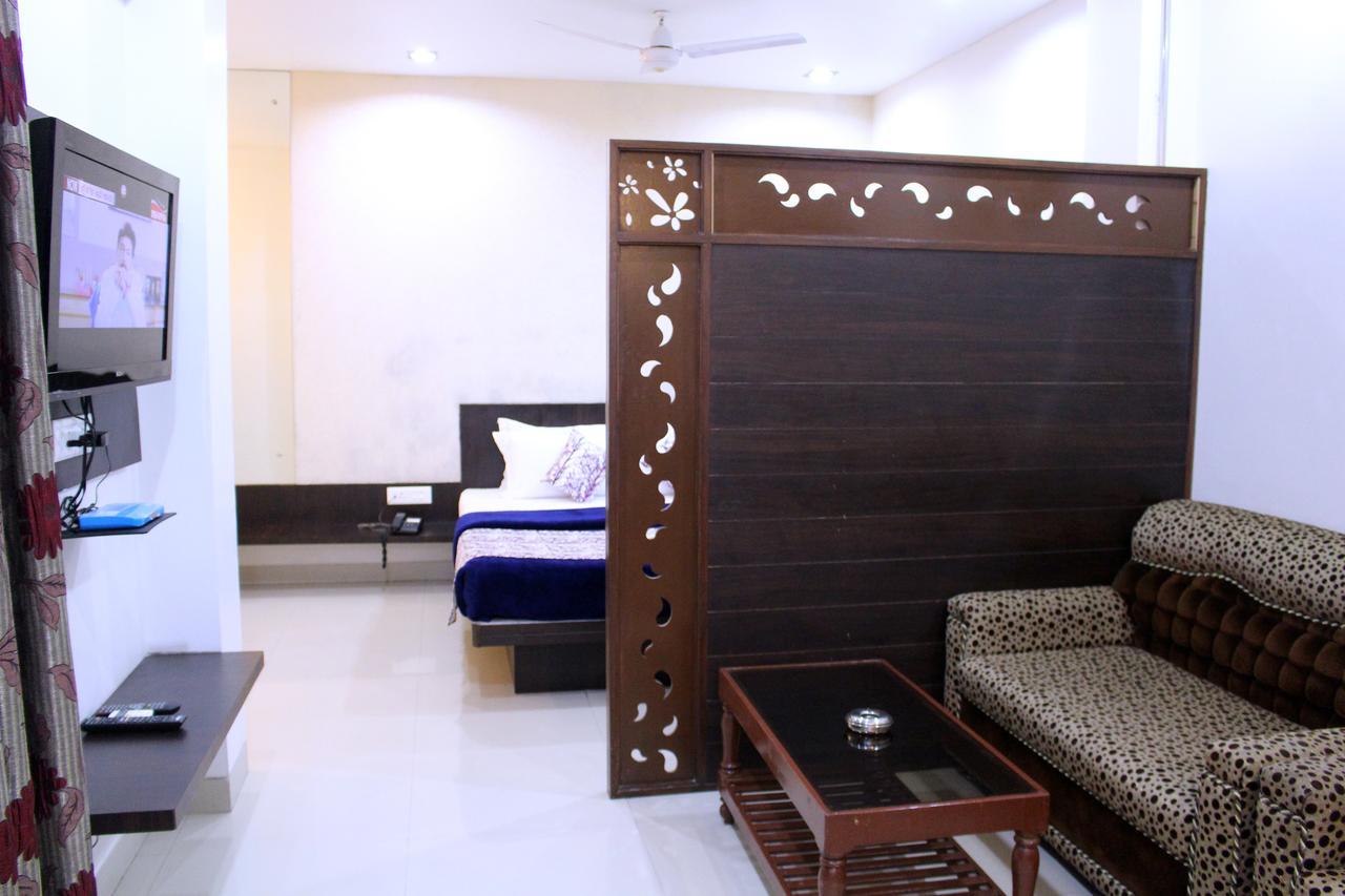 Hotel Aarya Inn Rāipur المظهر الخارجي الصورة