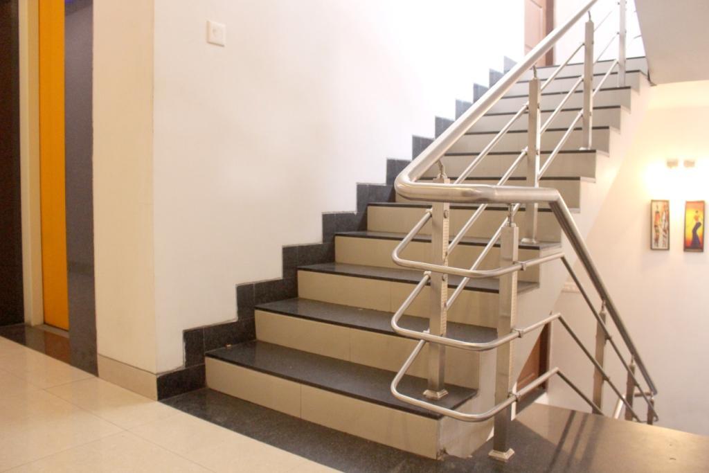 Hotel Aarya Inn Rāipur المظهر الخارجي الصورة