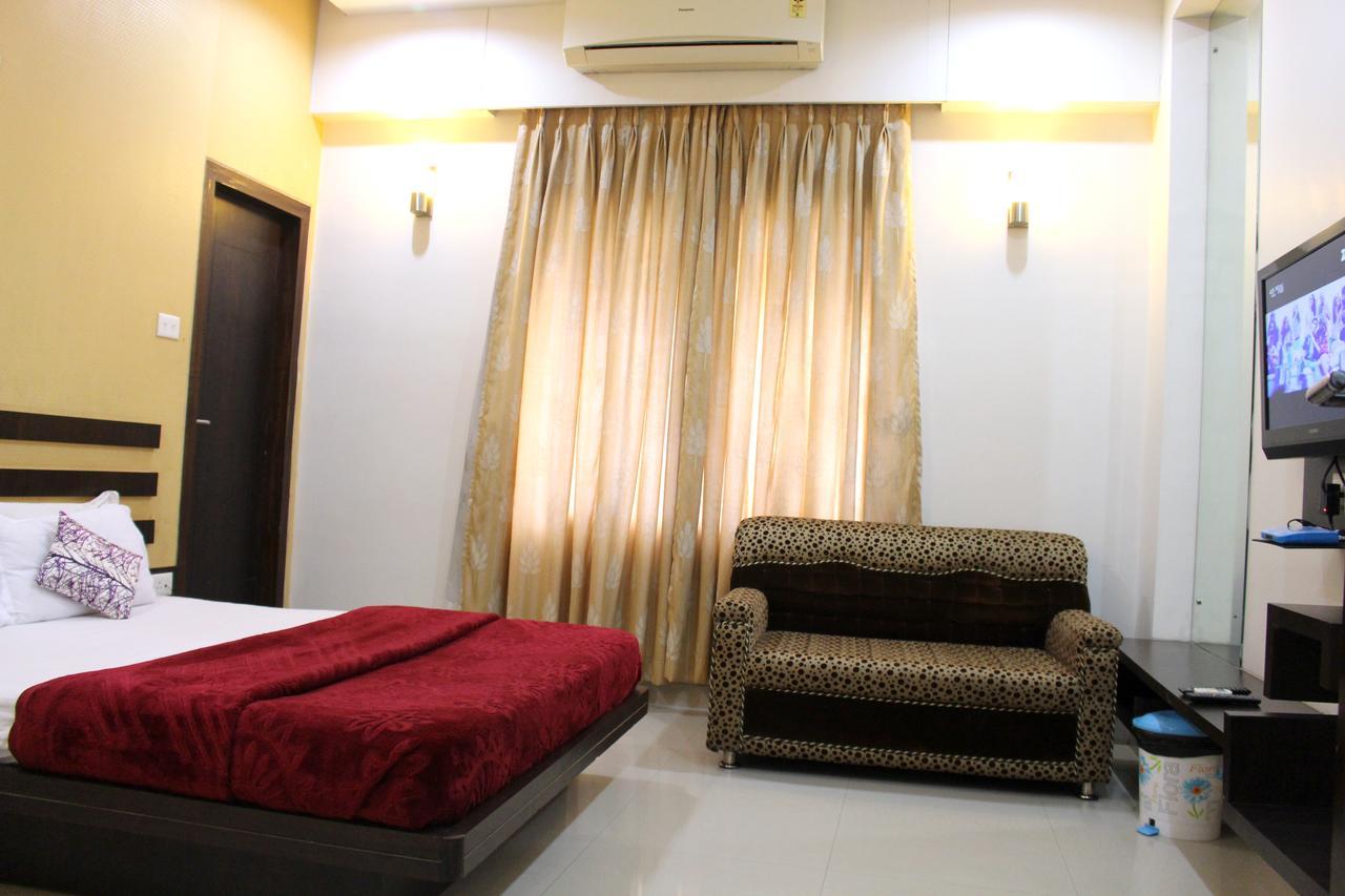 Hotel Aarya Inn Rāipur المظهر الخارجي الصورة