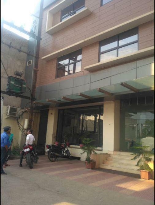 Hotel Aarya Inn Rāipur المظهر الخارجي الصورة