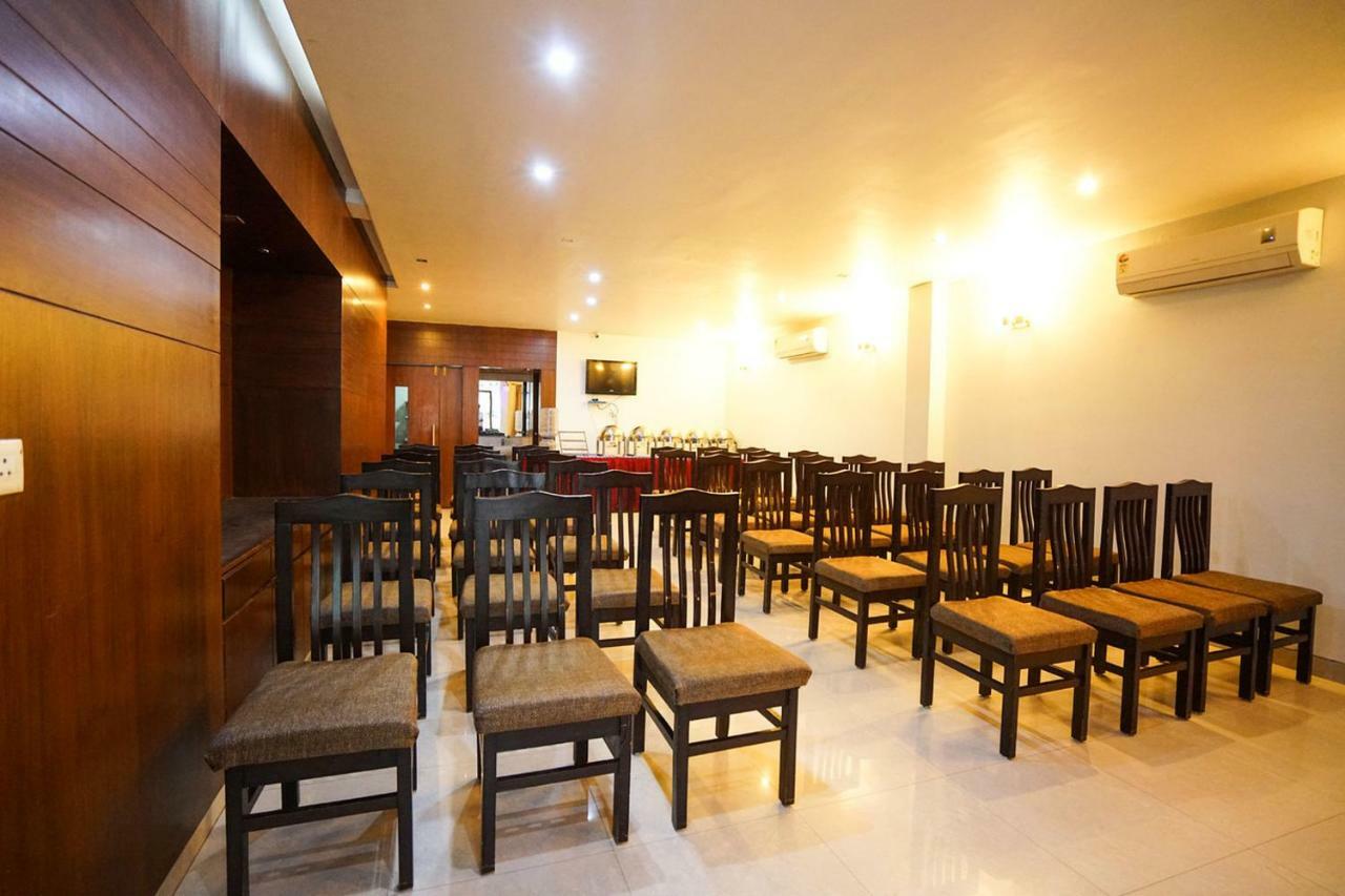 Hotel Aarya Inn Rāipur المظهر الخارجي الصورة